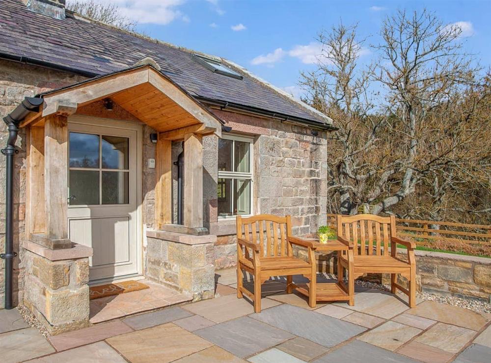 Sitting-out-area at Coalburn Cottage in Eglingham, near Alnwick, Northumberland