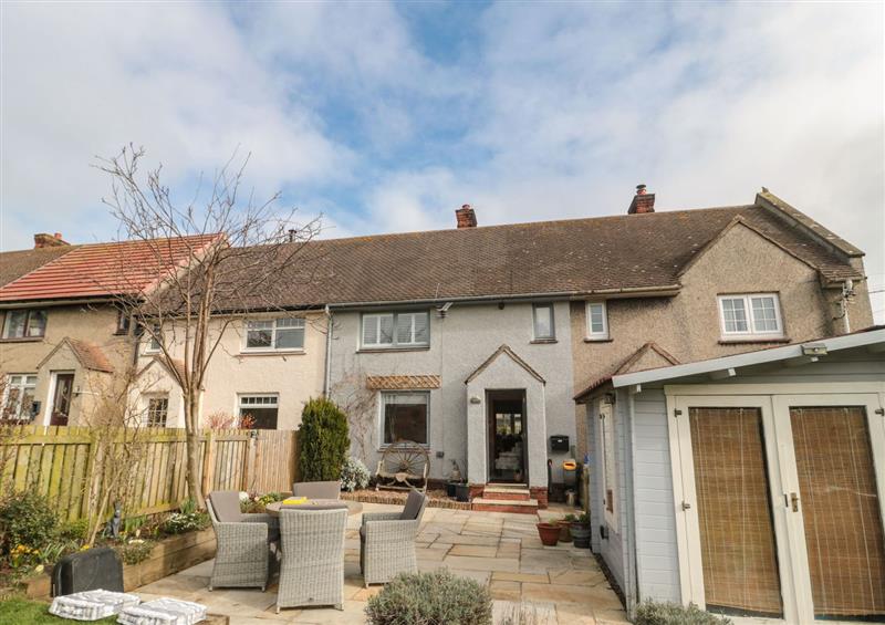 The setting at Coast Cottage, Bamburgh