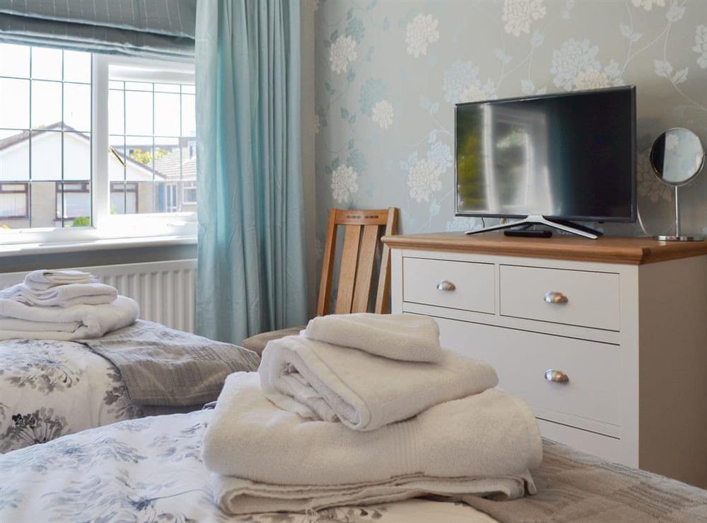 Welcoming twin bedroom (photo 2) at Coastal Dream in Mudeford, near Christchurch, Dorset