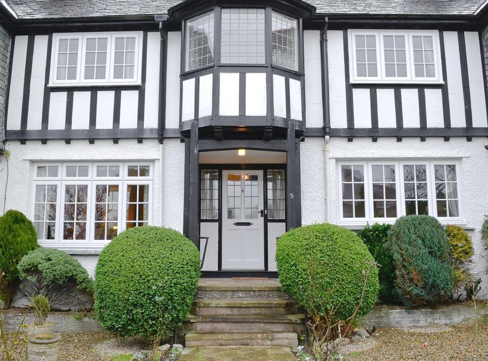 Coastal View in Hest Bank, near Lancaster, Lancashire sleeps 8