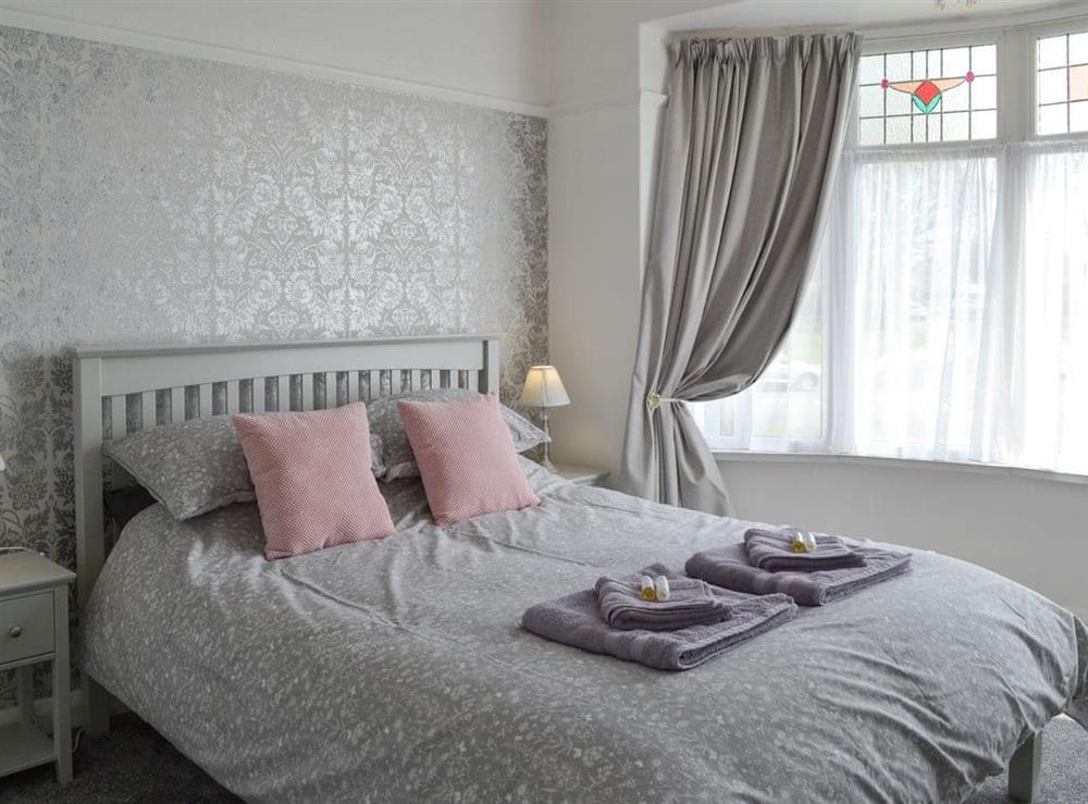 Relaxing double bedroom at Coasters Retreat in Bridlington, North Humberside