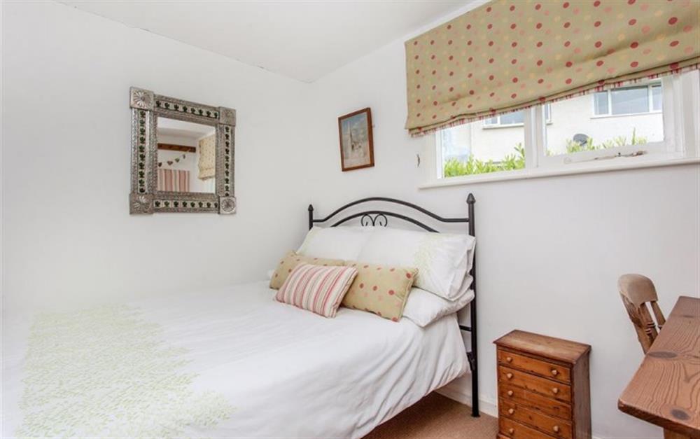 The second double bedroom at Cob Cottage in Kingsbridge