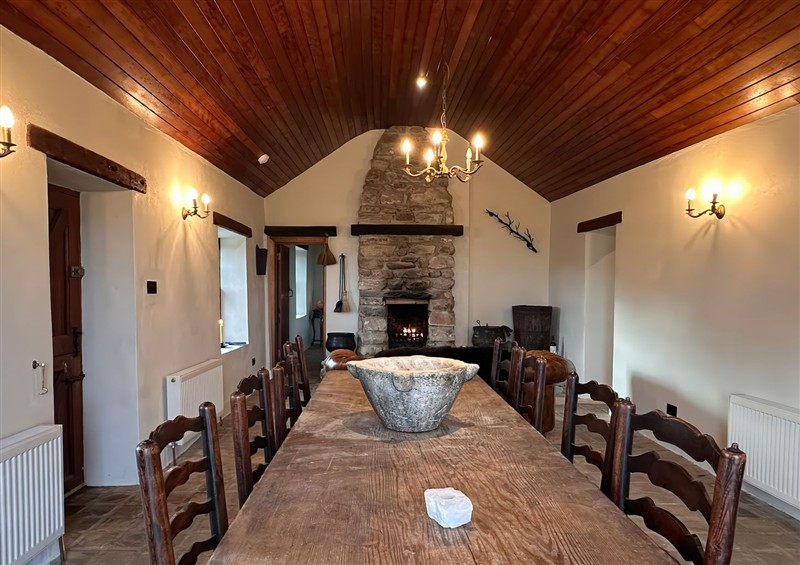 The dining area at Cobble Stone Cottage, near Leabgarrow