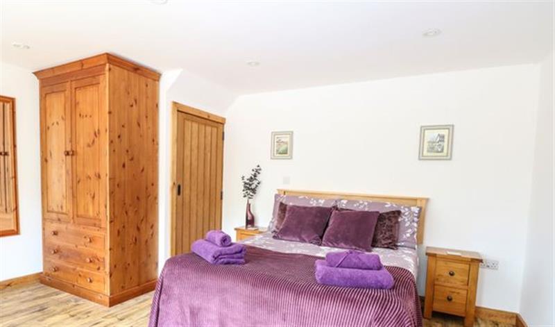 One of the 2 bedrooms at Cobblers Barn, Repps With Bastwick near Potter Heigham