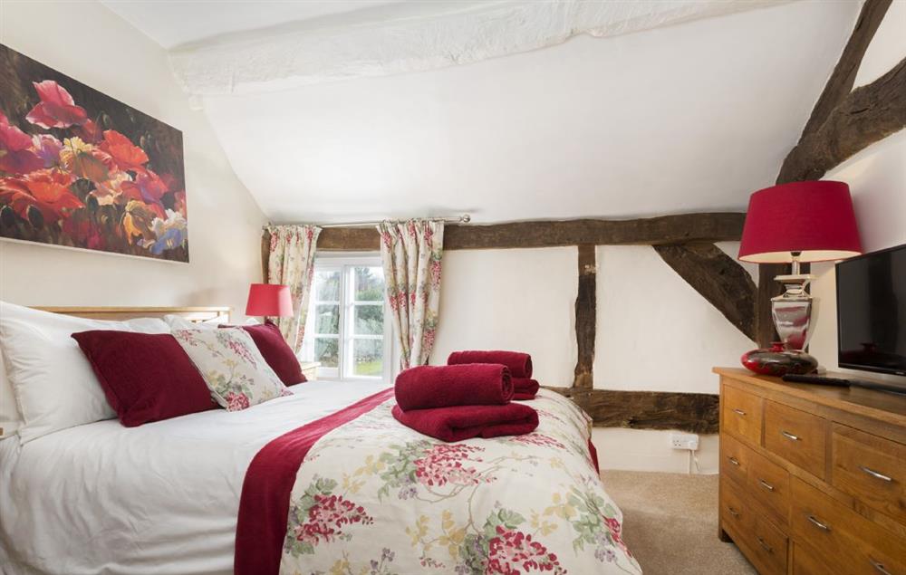 Bedroom with 4’6 double bed at Cobblers Cottage, Pembridge