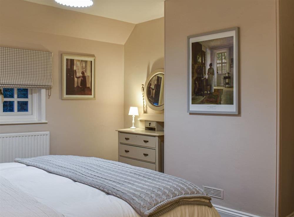 Double bedroom (photo 3) at Cobblers Cottage in Petworth, near Arundel, Southdown, West Sussex