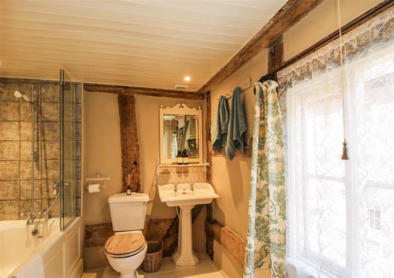 The bathroom at Cobblers Cottage, Whitchurch