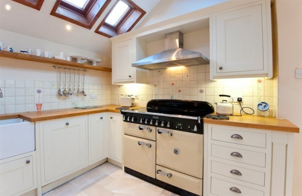 Kitchen area (photo 2) at Cobblestones in St Mawes, Cornwall