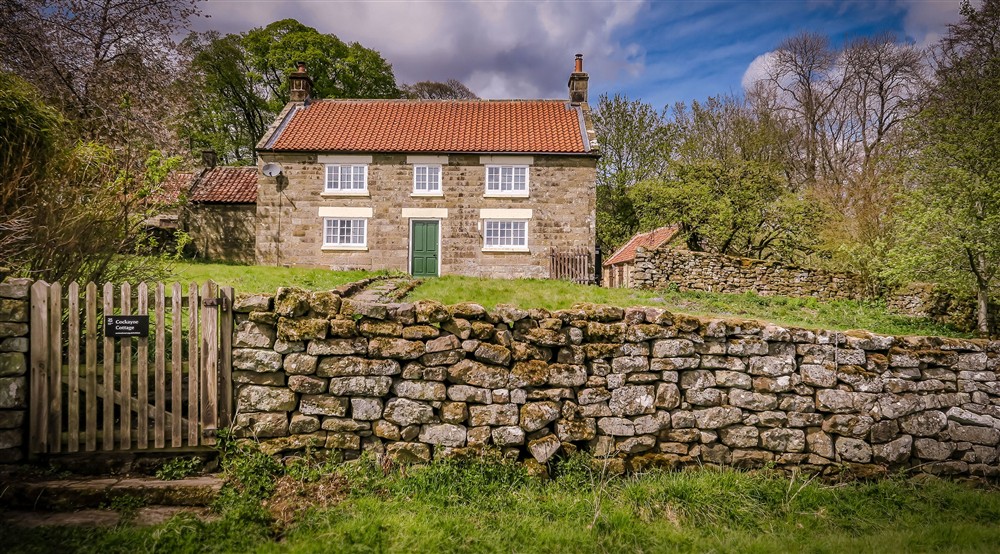 The exterior of Cockayne Cottage, Yorkshire (photo 2) at Cockayne Cottage in York, North Yorkshire