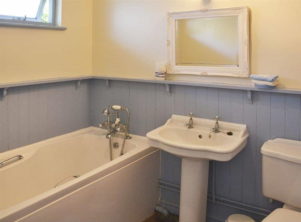 Annexe en-suite bathroom at Cockle Warren in Hayling Island, Hampshire
