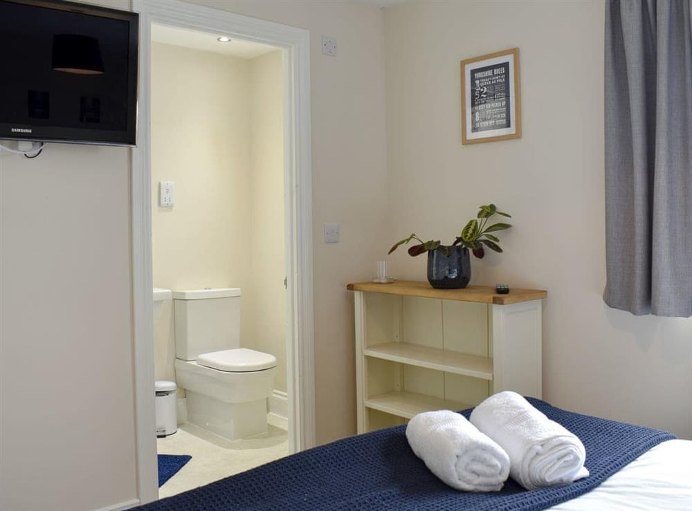 Attractive double bedroom with en-suite (photo 2) at Coddiwomple in Leyburn, Yorkshire, North Yorkshire
