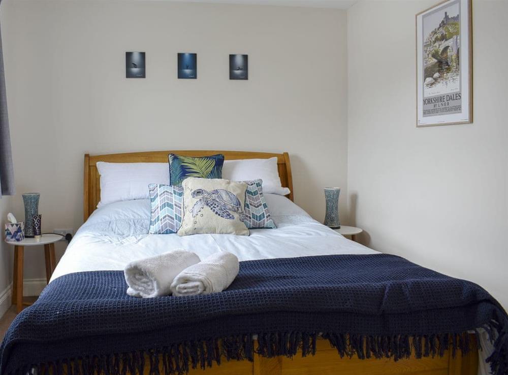 Attractive double bedroom with en-suite at Coddiwomple in Leyburn, Yorkshire, North Yorkshire