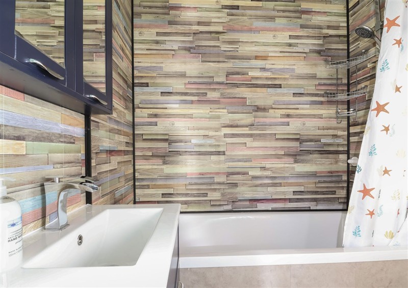 This is the bathroom at Cody Lodge, Mullacott Park near Ilfracombe
