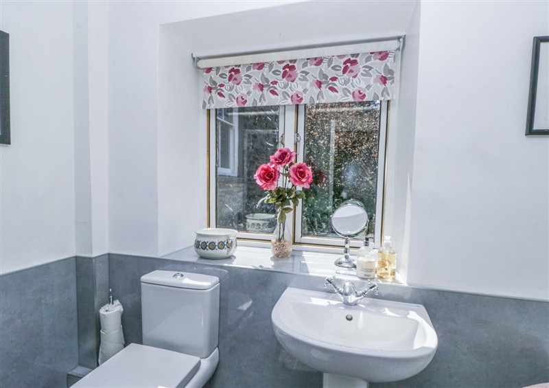 Bathroom at Coldbeck Cottage, Ravenstonedale near Kirkby Stephen