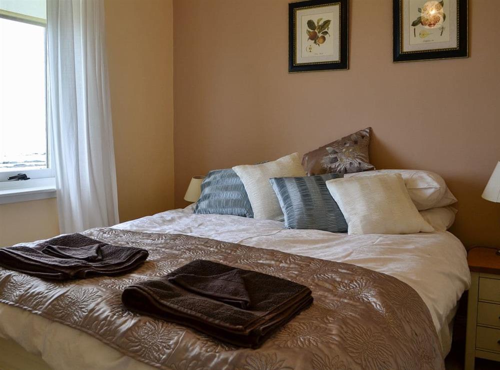 Double bedroom at Coldwrait Cottage in Burnmouth, near Berwick-upon-Tweed, Berwickshire