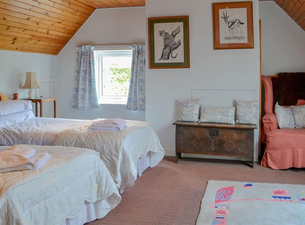 Attractive twin bedroom at Collalis in Gartocharn, near Balloch, Dumbartonshire