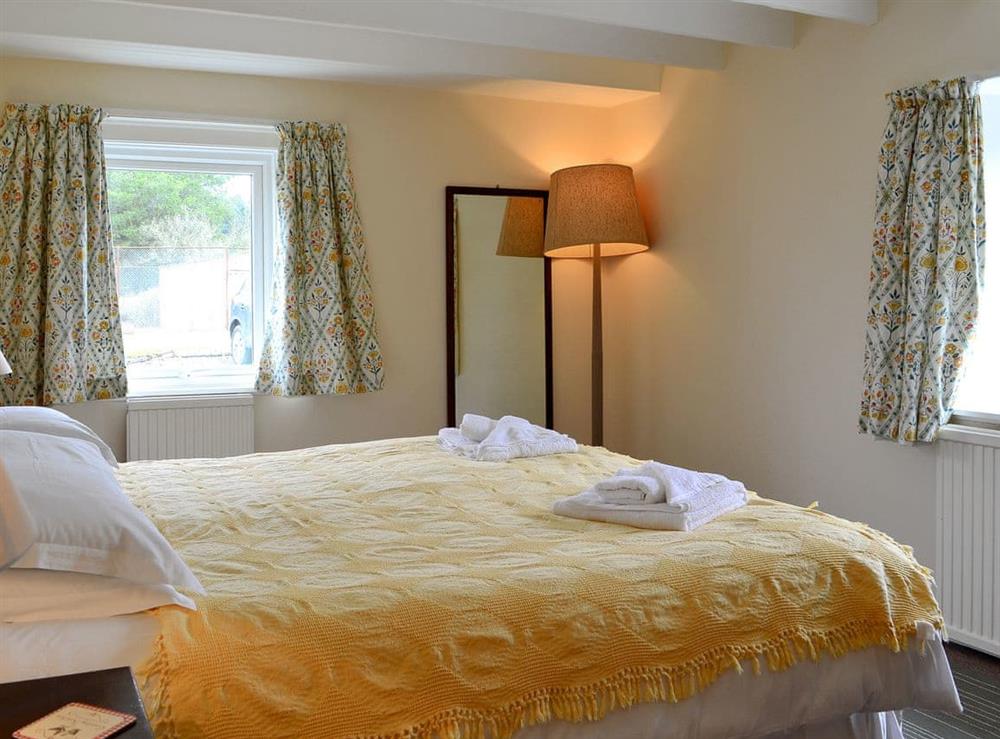 Spacious double bedroom at Collalis in Gartocharn, near Balloch, Dumbartonshire