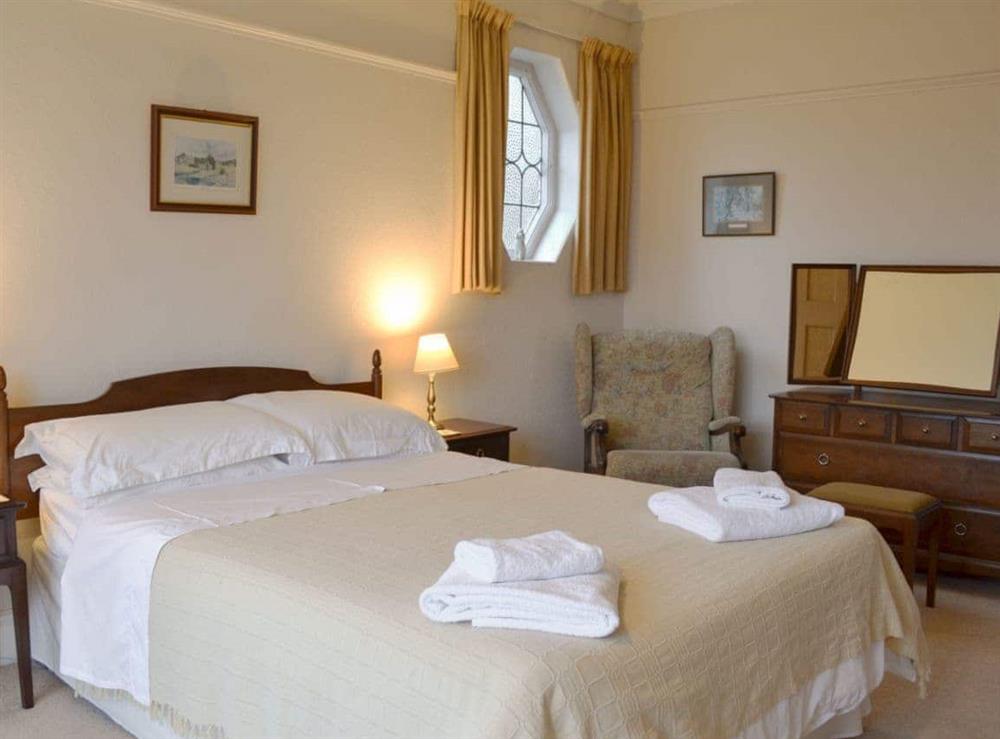 Spacious double bedroom at Colville House in Helmsley, North Yorkshire