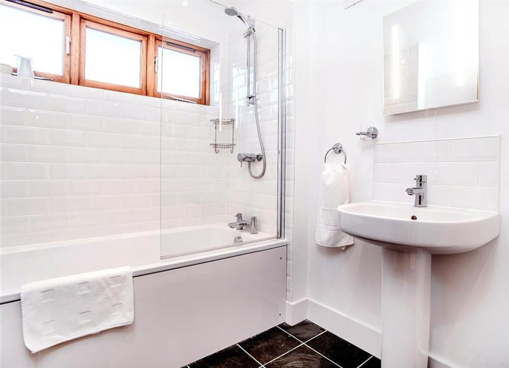 Ensuite bathroom  at Combermere Cottage in Bude