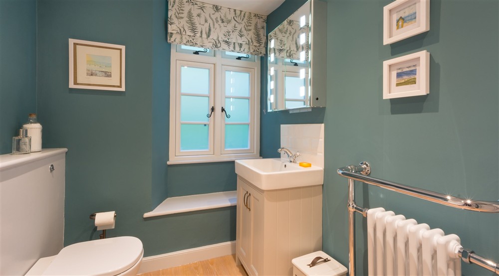 The bathroom (photo 2) at Compass Cottage in Dartmouth, Devon