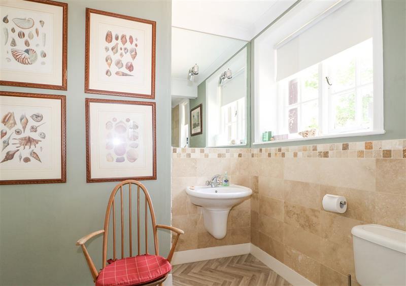 The bathroom at Coombe Place House, Meonstoke