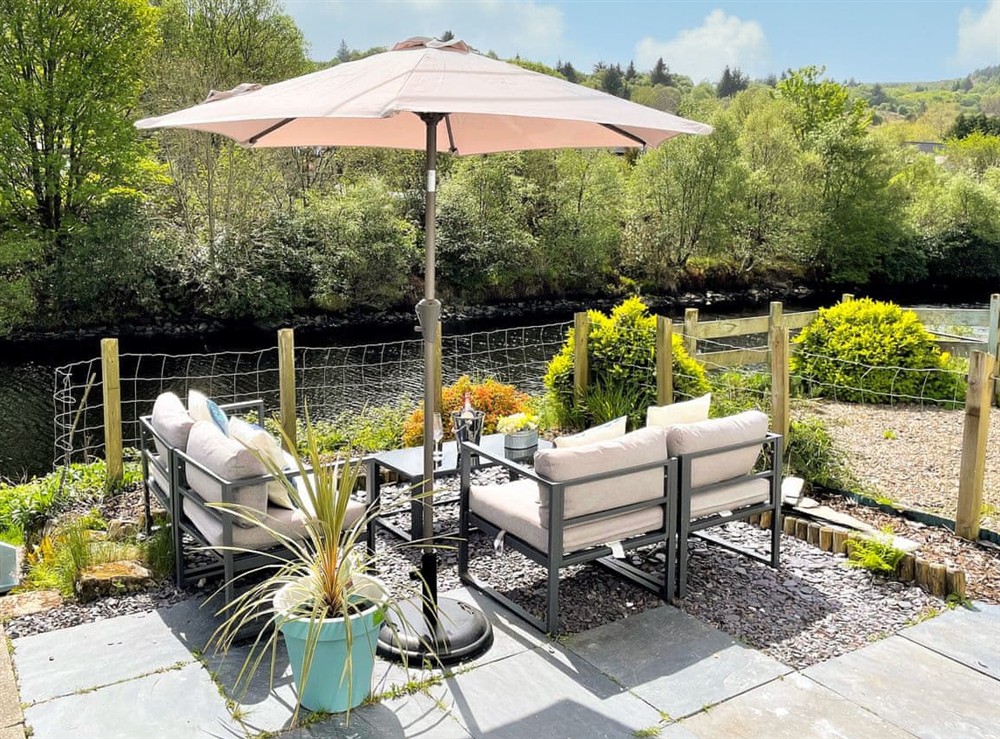 Sitting-out-area at Coorie Doon in Lochgilphead, Argyll