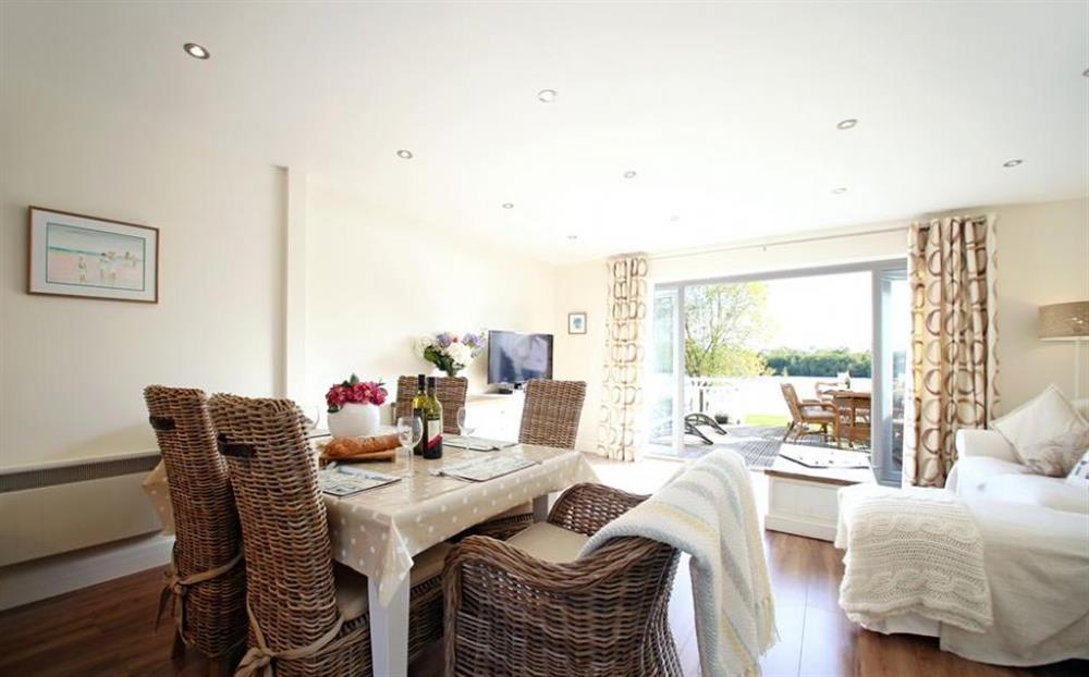 Dining area at Coot Lake House, Cotswold Lakes, Gloucestershire