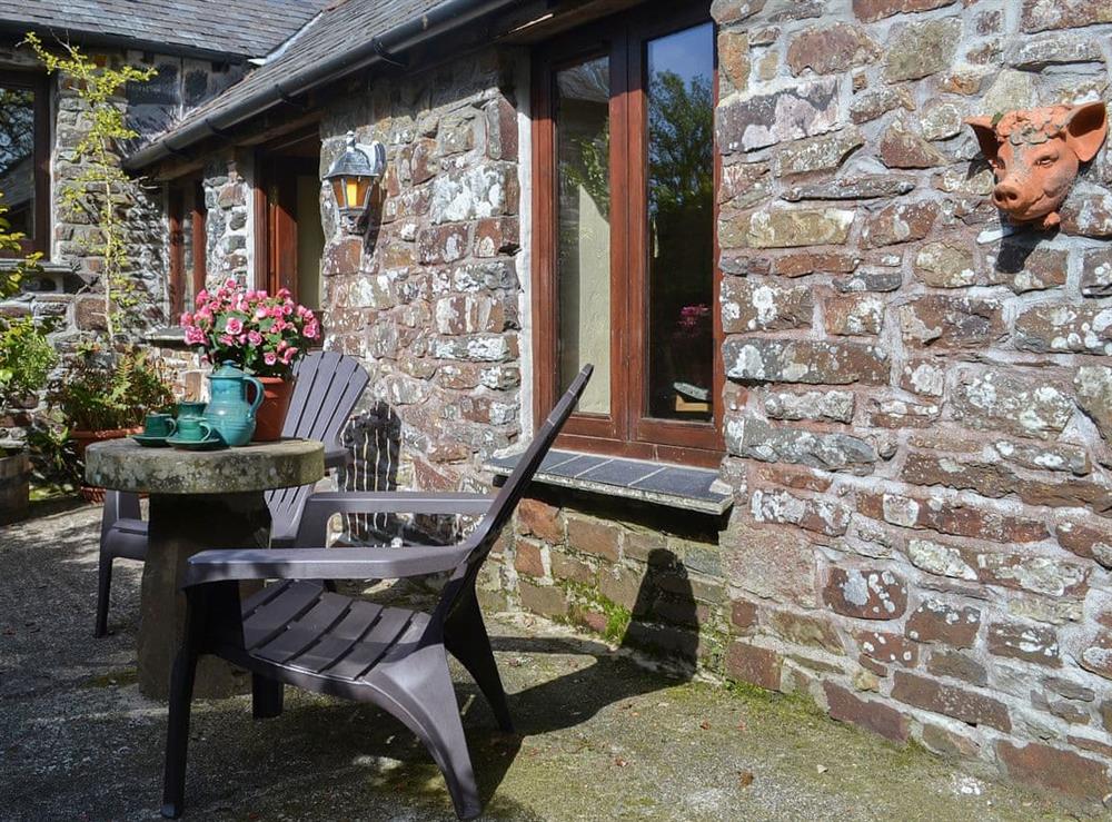 Sitting-out-area at Copingers Cottage in Hartland, near Bideford, Devon