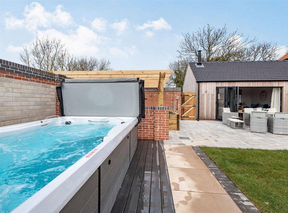 Hot tub at Copper Cottage in Willoughby, near Alford, Lincolnshire