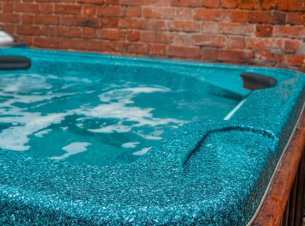 Hot tub at Corbetts Lodge Cottage in Swaffham, Norfolk