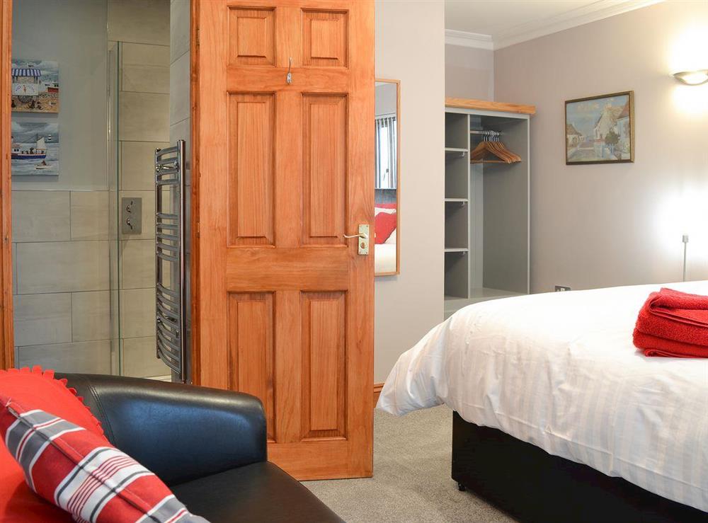 Double bedroom with En-suite at Corlan in Llanfarian, near Aberystwyth, Dyfed
