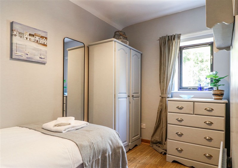 A bedroom in Corner Cottage at Corner Cottage, Ashbourne
