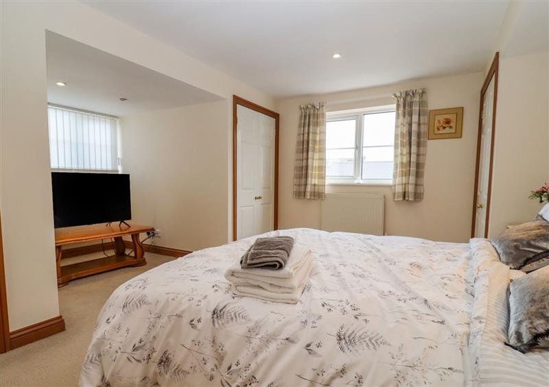 One of the 5 bedrooms (photo 2) at Corner House, Cinderford
