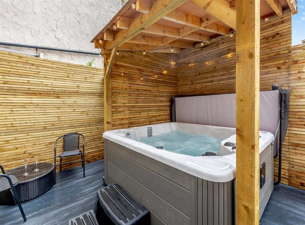 Hot tub at Coronation House in Scarborough, North Yorkshire