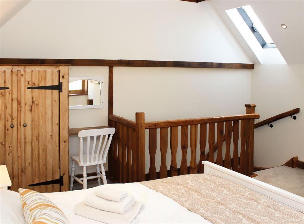 Charming double bedroom with en-suite with shower room at The Old Barn, 
