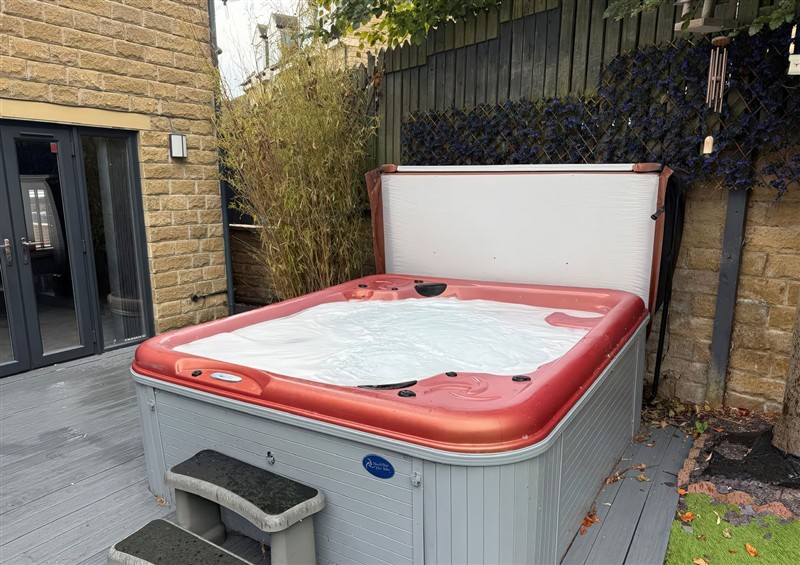 The hot tub at Corriegale, Apperley Bridge