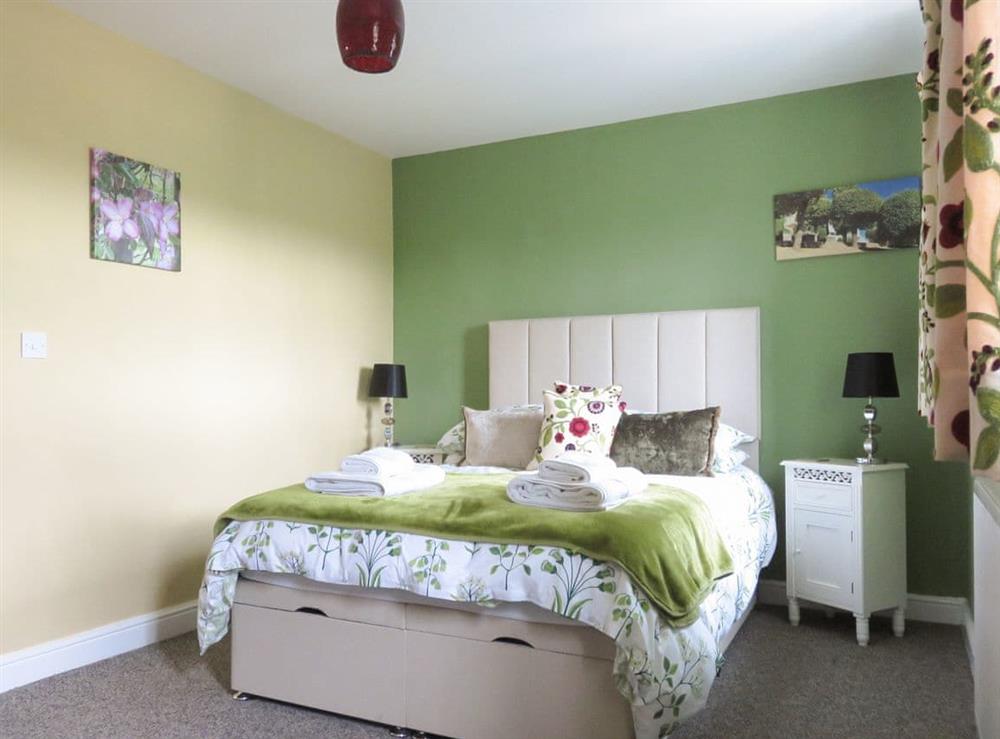 Double bedroom at Cosy Cotswolds Townhouse in Shipston-on-Stour, Warwickshire