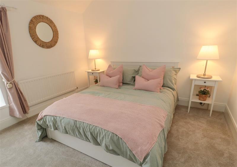 One of the 2 bedrooms at Cosy Cottage, Amble