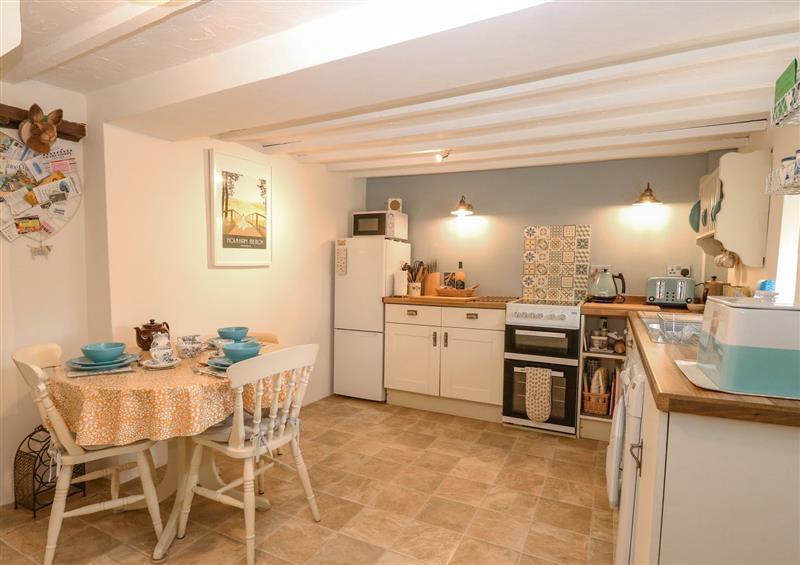 The kitchen at Cosy Cottage, Bawdeswell