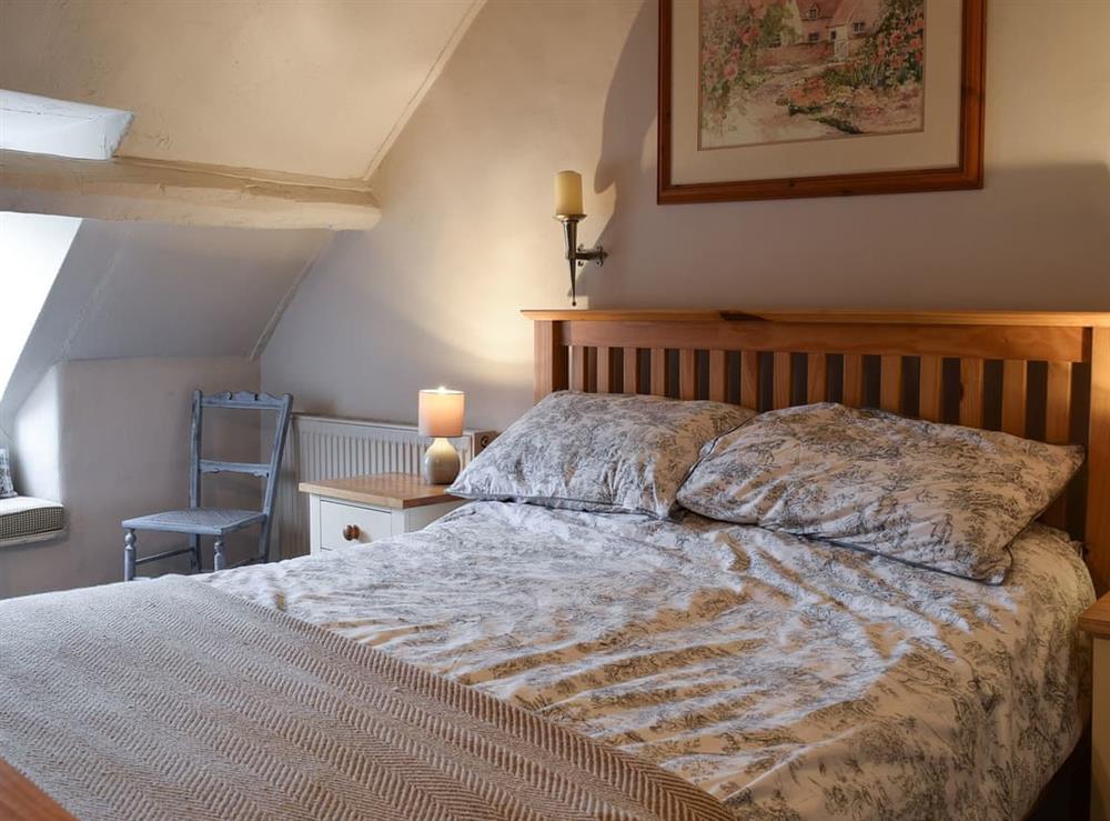 Double bedroom (photo 2) at Cosy Cottage in Bourton-on-the-Hill, near Moreton-in-Marsh, Gloucestershire