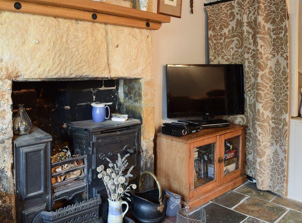 Living room at Cosy Cottage in Bourton-on-the-Hill, near Moreton-in-Marsh, Gloucestershire
