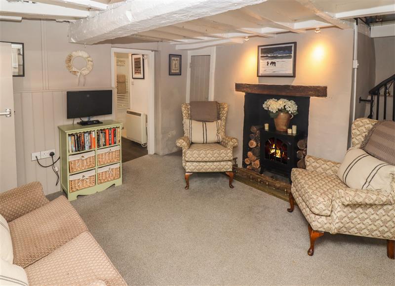 Enjoy the living room at Cosy Cottage, Burford
