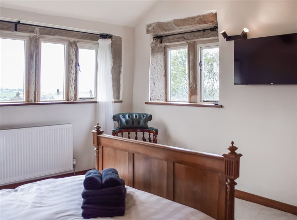 Double bedroom (photo 2) at Cosy Cottage in Diggle, Saddleworth, Lancashire