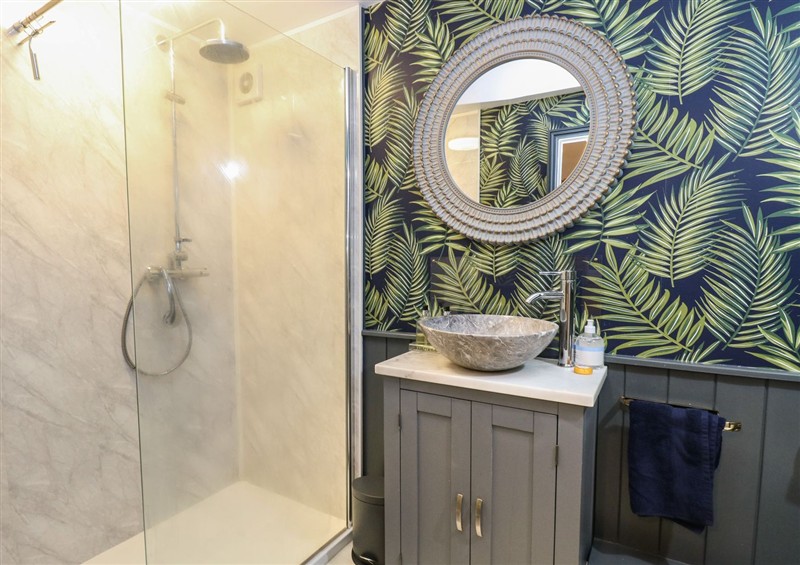 Bathroom at Cosy Cottage, North Elmham