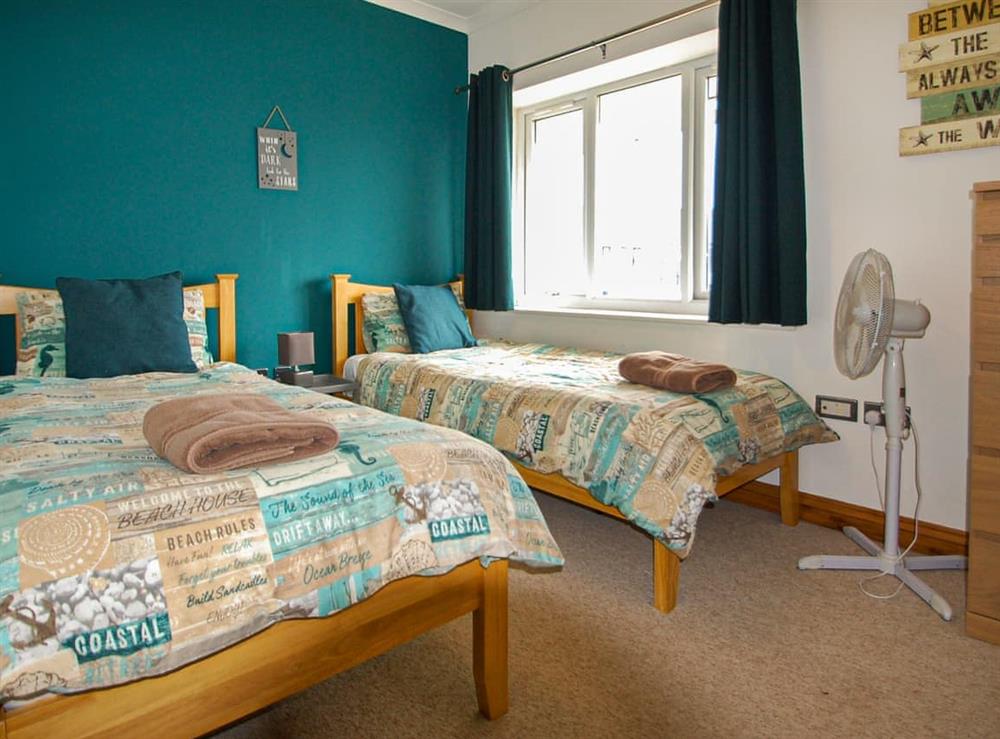 Twin bedroom at Cosy Waterside View in Pennar, Dyfed