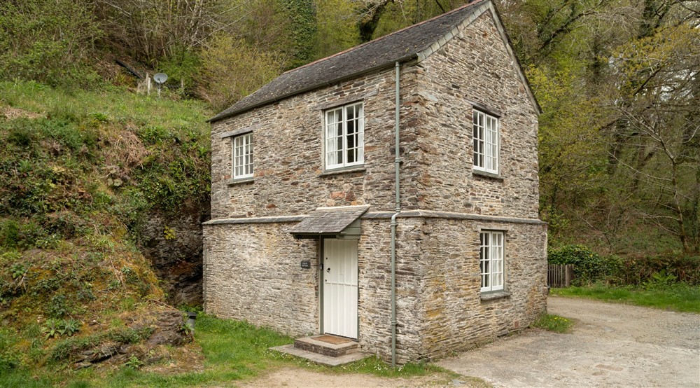 The exterior of Cotehele Engine Cottage (photo 2) at Cotehele Engine Cottage in Calstock, Cornwall