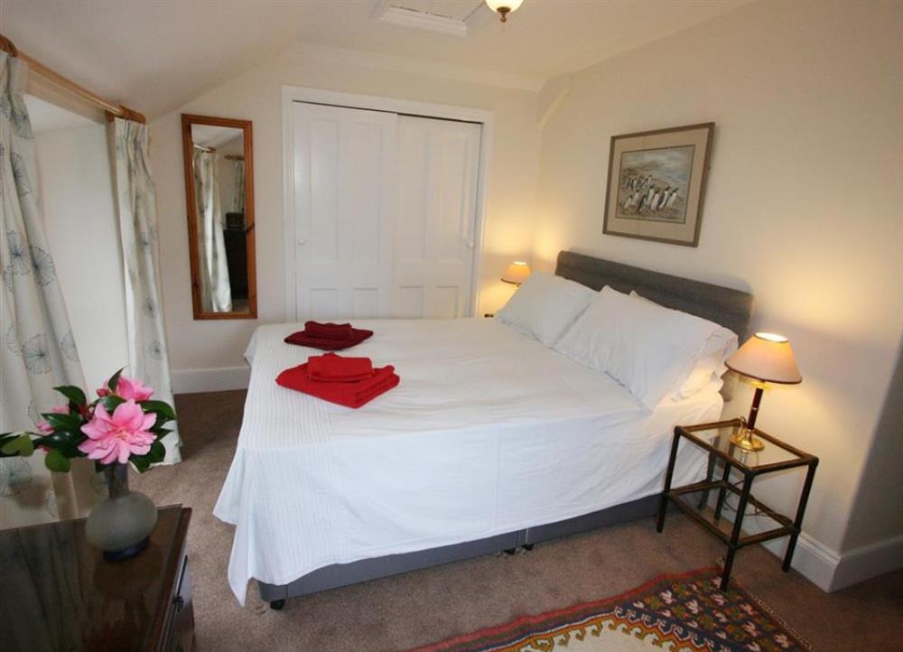 Kingsize bedroom at Cotna Cottage in Gorran