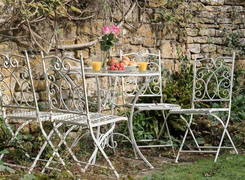 Sitting out area (photo 2) at Cotswold Way Cottage in Wood Stanway, near Winchcombe, Gloucestershire