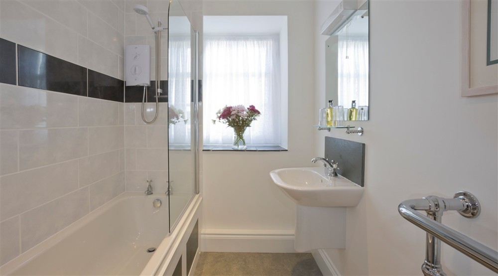 The bathroom at Count House Cottage in Penzance, Cornwall