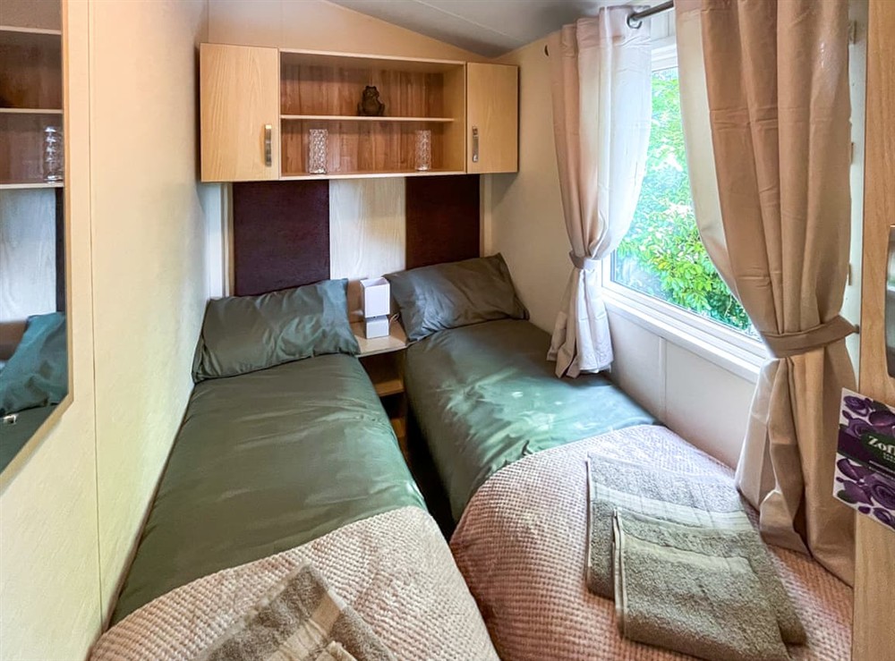 Twin bedroom